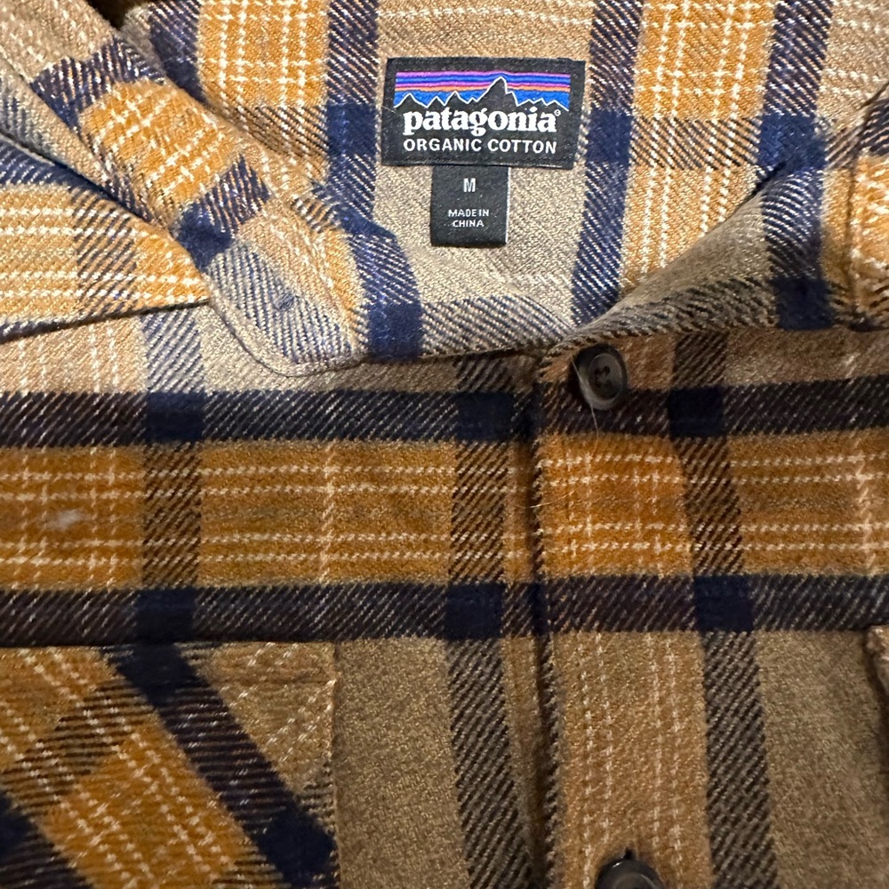 Patagonia men’s fjord flannel size medium